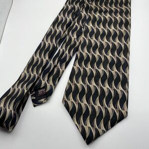Raphael Roma Milano Handmade All Silk Men's Neck Tie Geometric Pattern